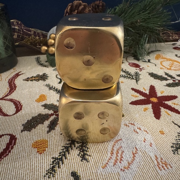 🎲 VINTAGE Solid Brass Giant Dice Pair - Heavy Desk Paperweight & Decor Set - Picture 1 of 13